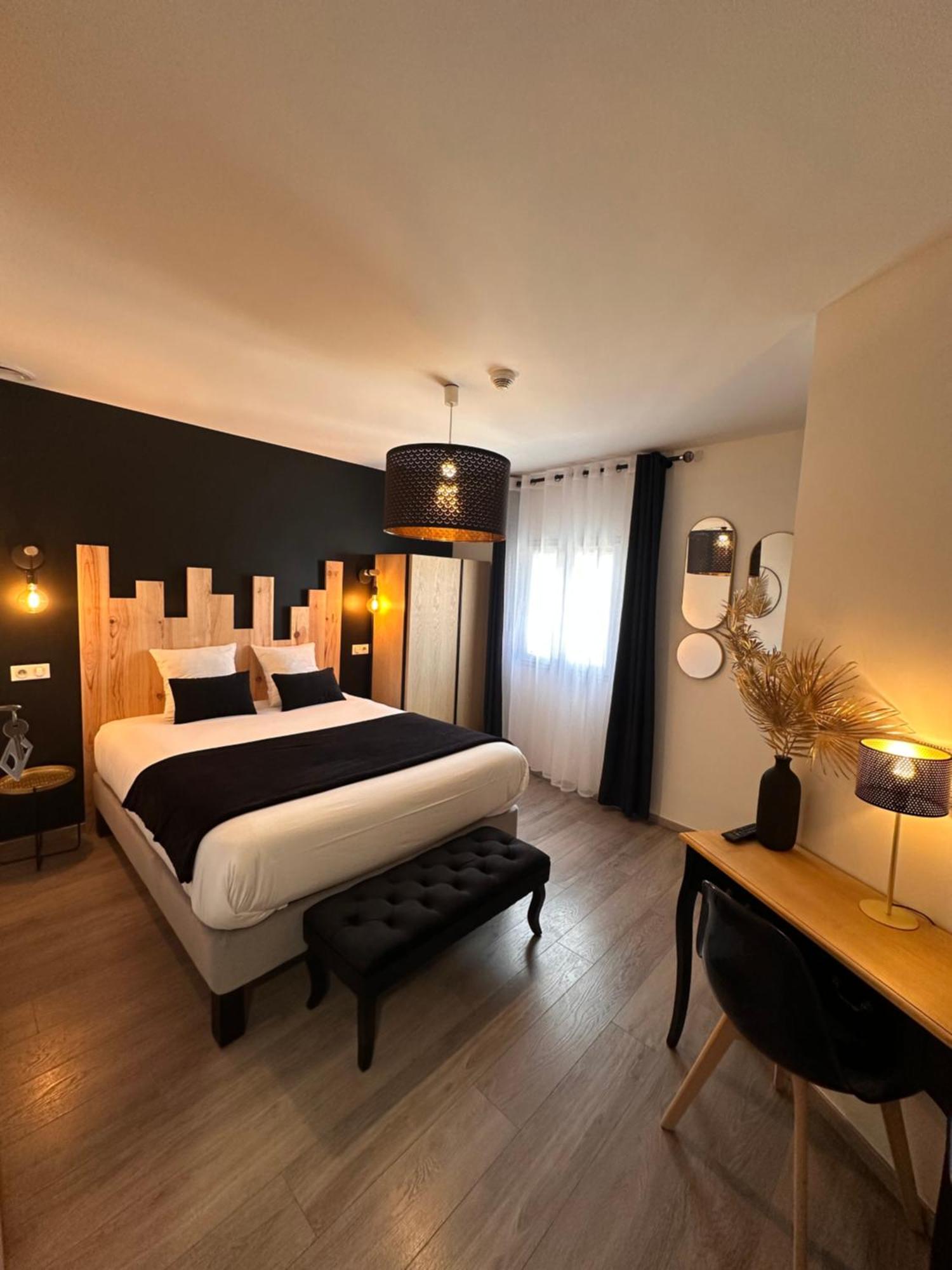 Auberge Du Vieux Lanas Logis Hotel Restaurant Luaran gambar