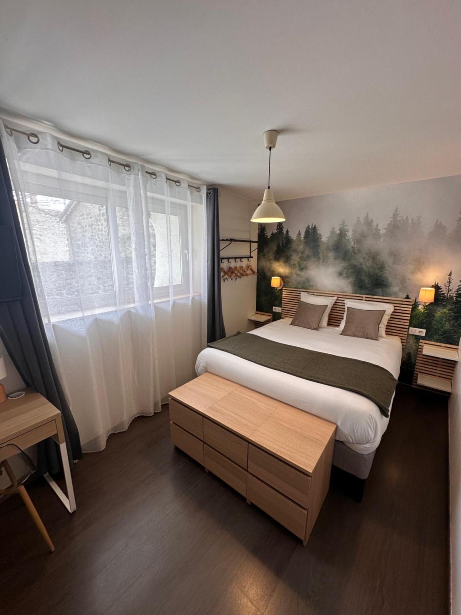 Auberge Du Vieux Lanas Logis Hotel Restaurant Luaran gambar